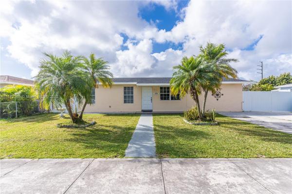 Princetonian, 12620 SW 252nd Ter, Princeton, Florida 33032, image 2
