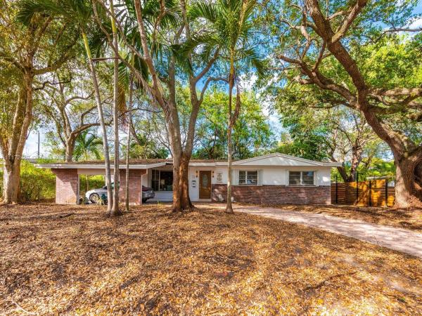 Heftler Homes Sunset Park, 9745 SW 76th St, Sunset, Florida 33173, image 2