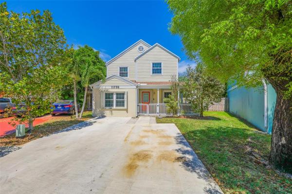 Towngate South, 11739 SW 117th Ter, Kendall, Florida 33186, image 2