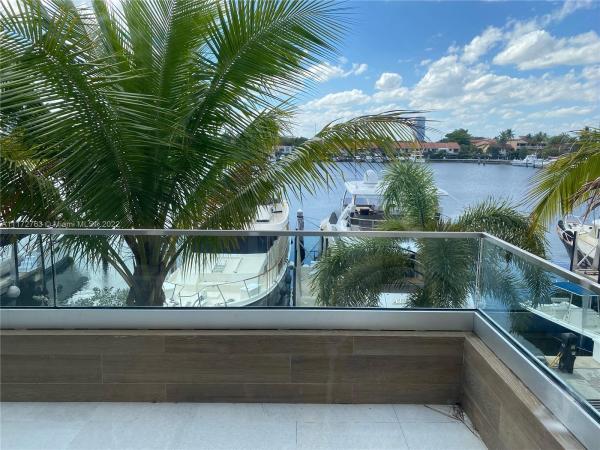 Vida At The Point, 3750 Yacht Club Dr #TH3, Aventura, Florida 33180, image 1