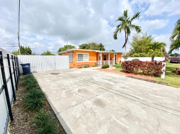 Leisure City Residential, 28940 Louisiana Rd, Leisure City, Florida 33033, image 2