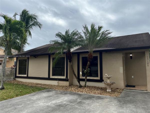 Pine Needles East Homes, 16124 SW 303rd Ter, Leisure City, Florida 33033, image 2