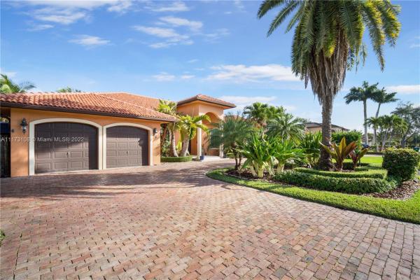 Breeze At Galloway, 12257 SW 82nd Ter, Kendale Lakes, Florida 33183, image 2