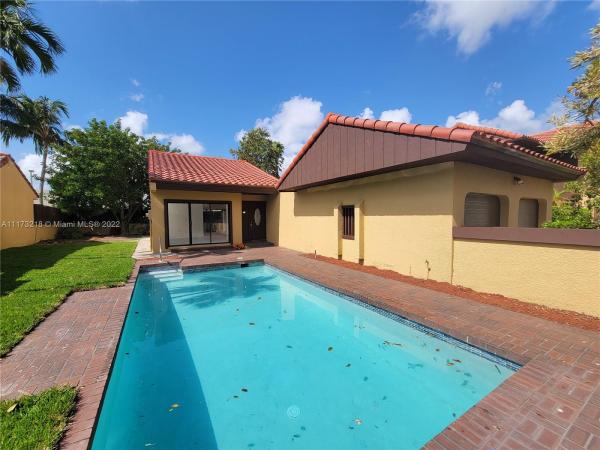California Club Homes, Ives Estates, Florida 33179, image 1