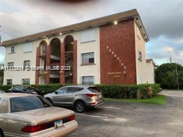 Paradise Gardens 4, 2200 Taylor St #105, Hollywood, Florida 33020, image 1