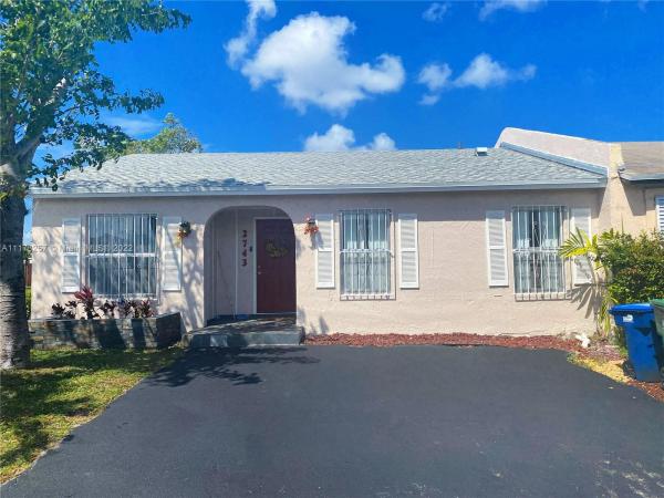 Leslie Estates, 2743 NW 204th Ter, Miami Gardens, Florida 33056, image 2