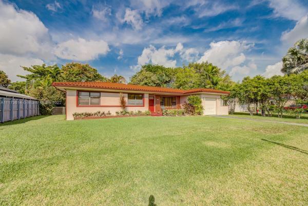 Biscayne Gardens, 13740 NE 1st Ave, Golden Glades, Florida 33161, image 2