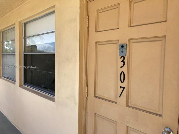Warrenton House, Hollywood, Florida 33020, image 1