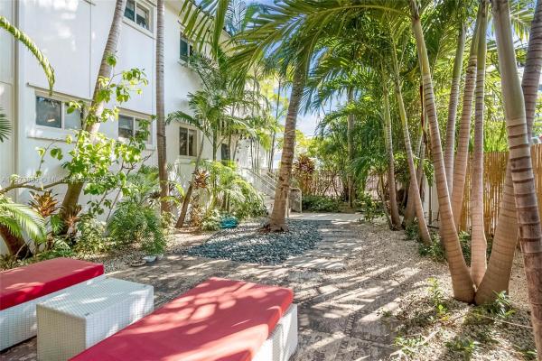 Moulin Rouge, 741 6th St #101-W, Miami Beach, Florida 33139, image 1