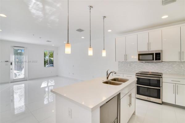 Weitzer Aventura Place, 2630 NE 213th St #103, Ojus, Florida 33180, image 2