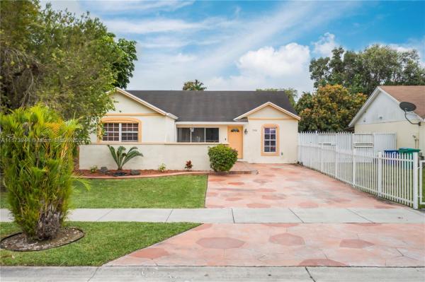 Leslie Patio Homes, 3500 NW 203rd St, Miami Gardens, Florida 33056, image 2