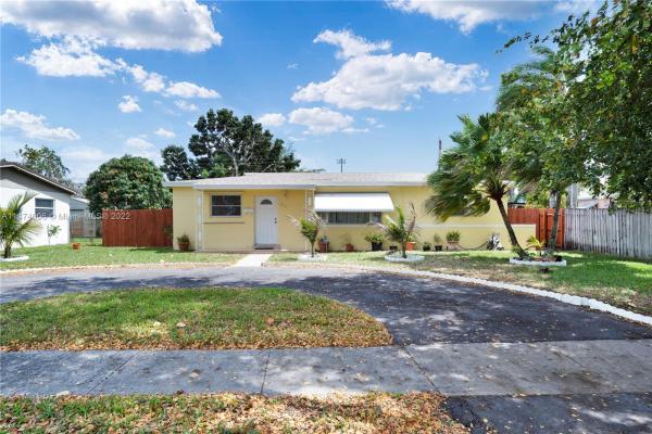 Boulevard Heights, 251 N 65th Way, Hollywood, Florida 33024, image 2