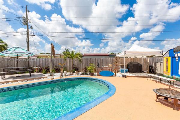 Boulevard Heights, 730 N 72nd Ter, Hollywood, Florida 33024, image 2