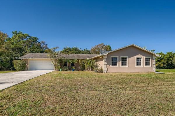 2118 SE Morningside Blvd, Florida 34952, image 2