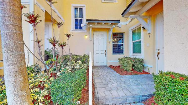 Fiji, 134 SE 28th Ter #8, Homestead, Florida 33033, image 2