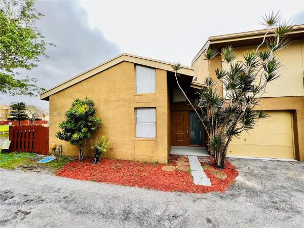 Missionwood At Miramar, 8401 S Missionwood Cir #A-43, Miramar, Florida 33025, image 2