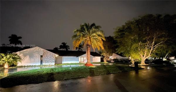 Pine Needle Manors, 10241 SW 125th St, Kendall, Florida 33176, image 2