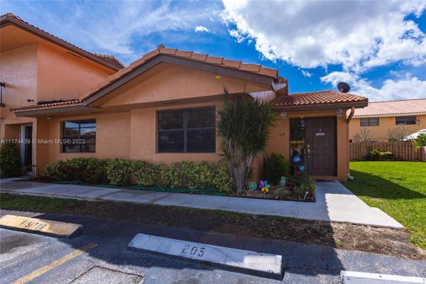 Patio Grande Townhomes, 10904 NW 7th St #205, Fountainebleau, Florida 33172, image 1