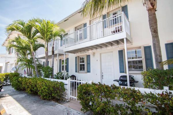 Mango Villas Townhouse, 322 W Pine St #8, Lantana, Florida 33462, image 1