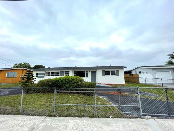 Carol City Gardens, 3965 NW 195th St, Miami Gardens, Florida 33055, image 2
