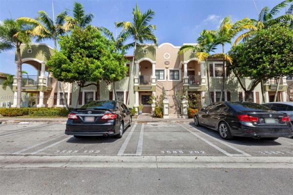 Venice At Crystal Lakes, 3585 NE 5th St #102, Homestead, Florida 33033, image 2