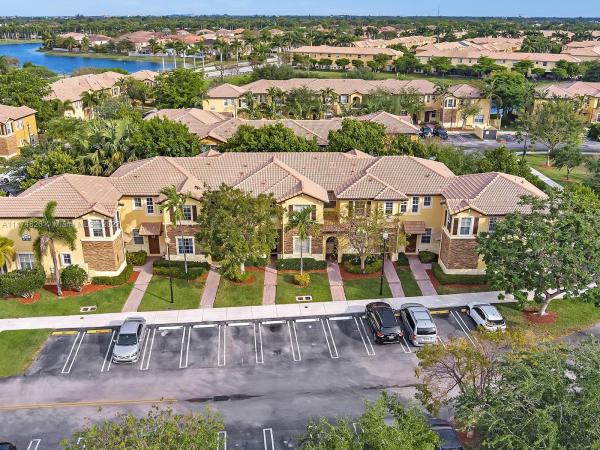The Shores At Isles Of Bayshore, 9353 SW 227th St #7-21, Cutler Bay, Florida 33190, image 2
