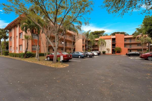 Holiday Springs, 3070 Holiday Springs Blvd #104, Margate, Florida 33063, image 1