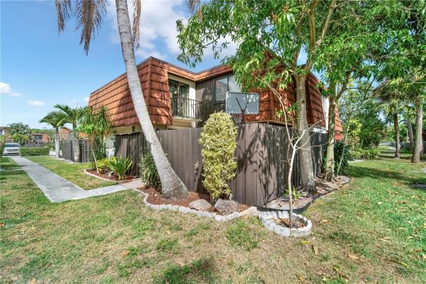 The Pines, 2184 White Pine Cir #C, Greenacres, Florida 33415, image 2