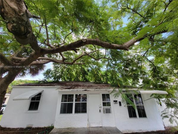 Royal Poinciana, 1909 Johnson St, Hollywood, Florida 33020, image 2