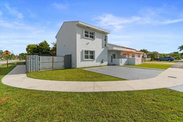 10975 SW 38th Ter, University Park, Florida 33165, image 2