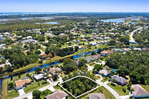 2320 SE Rock Springs Dr, Florida 34952, image 1