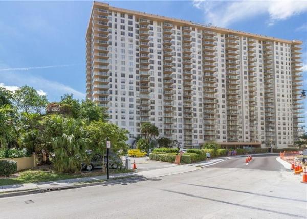 Winston Towers 300, 230 174th St #412, Sunny Isles Beach, Florida 33160, image 2