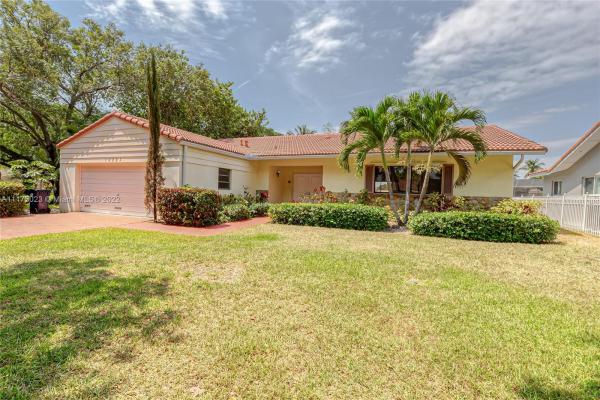 Lake Cynthia, 14962 Rednock Ln, Miami Lakes, Florida 33016, image 1