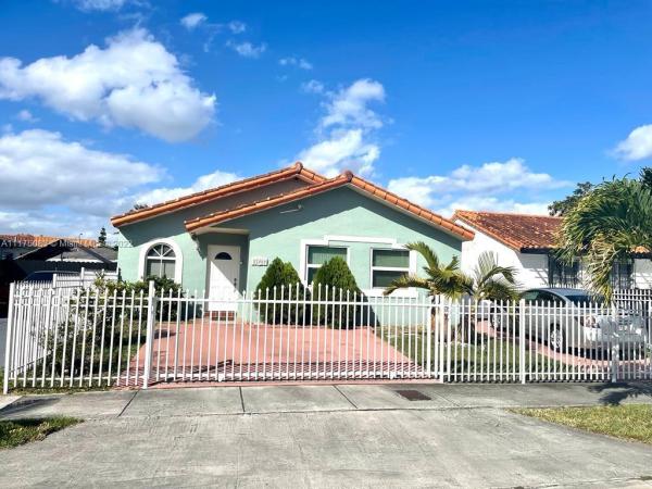 Oak Ridge Villas, 11989 SW 210th St, South Miami Heights, Florida 33177, image 2