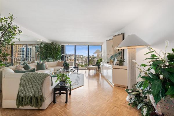Winston Towers 600, 210 174th St #1610, Sunny Isles Beach, Florida 33160, image 1
