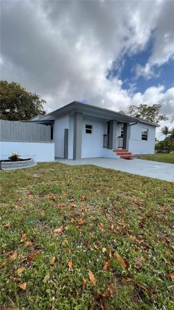Sunkist Grove, 1005 NW 126th St, North Miami, Florida 33168, image 2