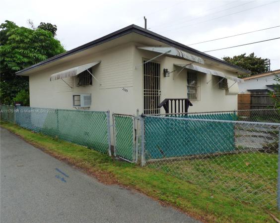 Trailer City, 2385 NE 136th Ln, North Miami Beach, Florida 33181, image 1
