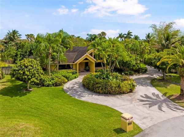 Jacare, 14321 SW 99th Ct, Kendall, Florida 33176, image 2