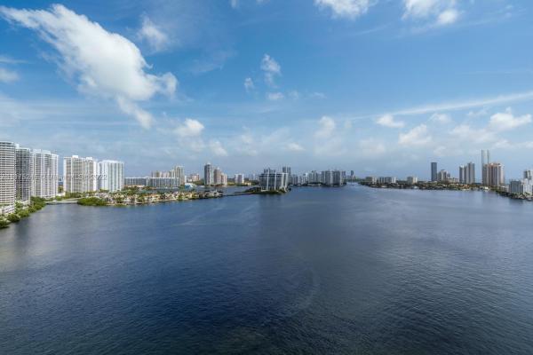 Winston Towers 500, 301 174th St #2003, Sunny Isles Beach, Florida 33160, image 2
