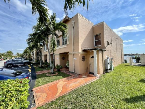 Puerto Bello, 12494 NW 11th Ln #1916, Tamiami, Florida 33182, image 2