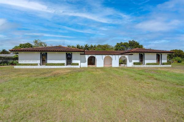 Redland No HOA, 18755 SW 272nd St, Redland, Florida 33031, image 1