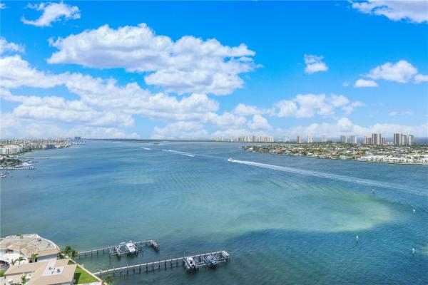Marina Grande Club & Residences, 2650 Lake Shore Dr #2203, Riviera Beach, Florida 33404, image 2
