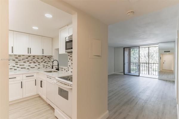 Horizons West, 8600 SW 133rd Avenue Rd #309, Kendale Lakes, Florida 33183, image 2