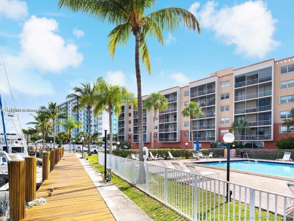 Carlton Bay, 2821 N Miami Beach Blvd #5J, North Miami Beach, Florida 33160, image 2