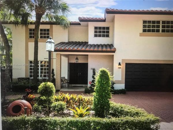 Royal Oaks, 8280 NW 166th Ter, Miami Lakes, Florida 33016, image 2