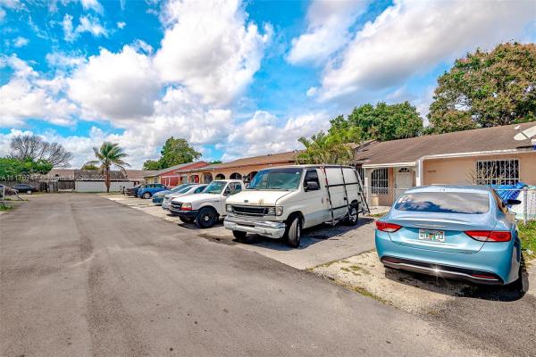 Kings Gardens, 4455 NW 185th St, Miami Gardens, Florida 33055, image 2