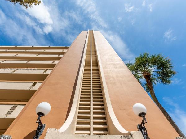 Royal Bahamian East, 1175 NE Miami Gardens Dr #602, Ojus, Florida 33179, image 1
