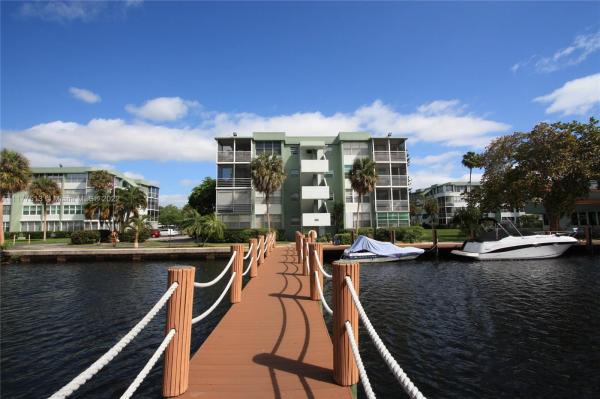 Watergate, 2751 Taft St #212, Hollywood, Florida 33020, image 2