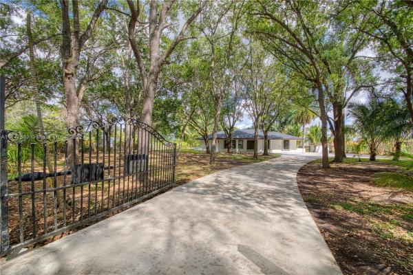 Redland No HOA, 21725 SW 187th Ave, Redland, Florida 33170, image 1