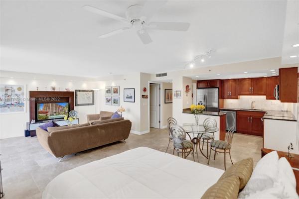 Winston Towers 600, 210 174th St #815, Sunny Isles Beach, Florida 33160, image 2